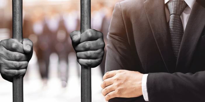 4 iş insanı için tutuklama emri çıkarıldı