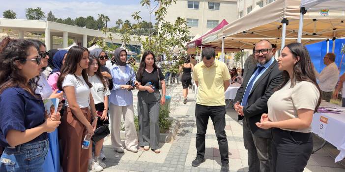 Mersin Büyükşehir Belediyesi'nden üniversiteli öğrencilerin destek