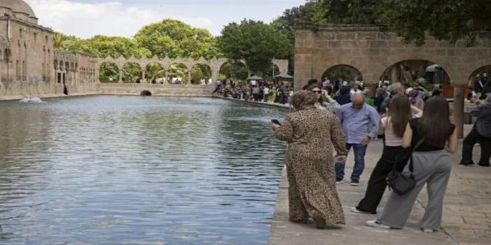 Şanlıurfa'ya akın ettiler: İğne atsan yere düşmez!