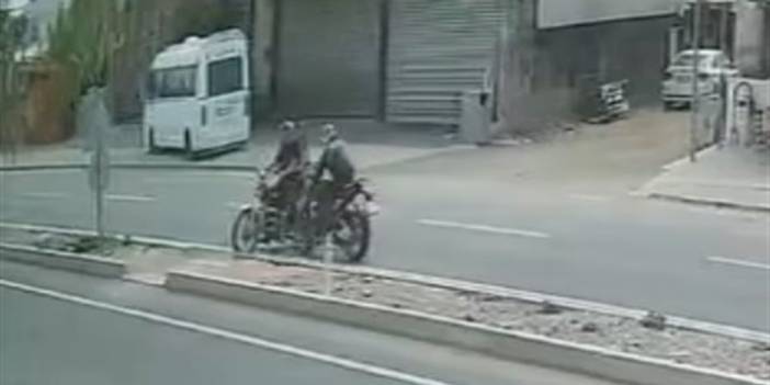 İki motosiklet çarpıştı: 1 kişi hayatını kaybetti, 2 kişi yaralandı