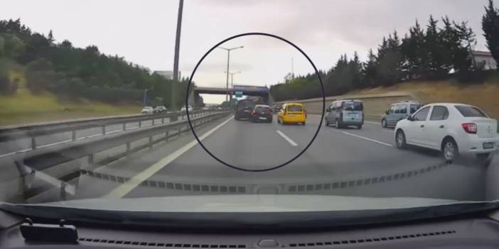 Makas atmak isteyen sürücü kazaya sebep oldu: O anlar kamerada