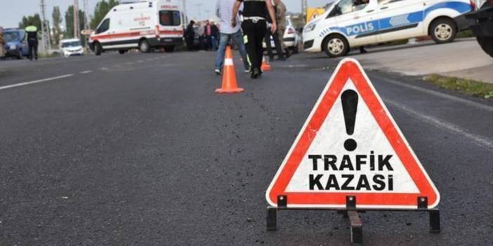 Torunuyla karşıdan karşıya geçmeye çalışırken motosikletin çarptığı kadın öldü