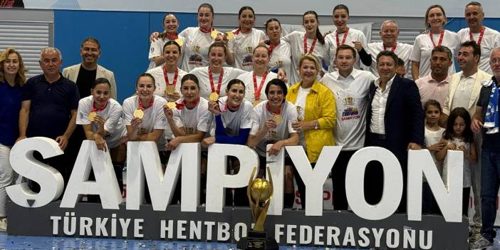 Armada Praxis Yalıkavak Süper Lig şampiyonu oldu