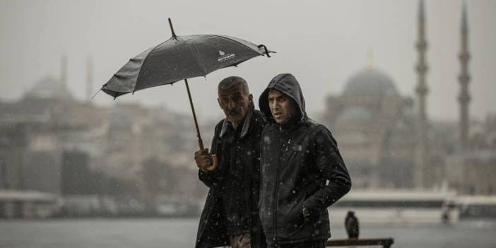 İstanbul'da sıcak havalara sağanak molası! Meteoroloji ve AKOM tarihi açıkladı