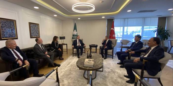 DEM Parti Gelecek Partisi'ni ziyaret etti