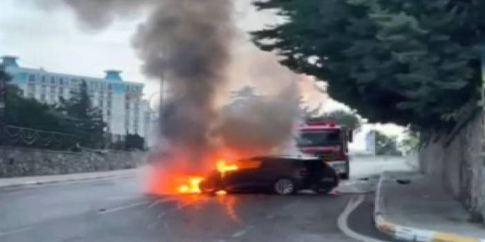 Yolda yangın faciası: Otomobil alev alev yandı