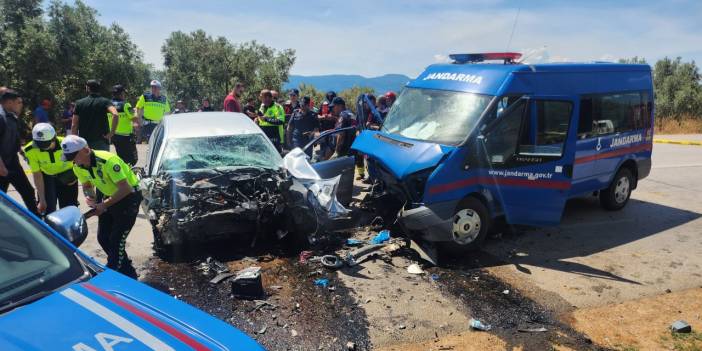 Bursa’da jandarma minibüsü ve araba çarpıştı: 1 ölü 2 yaralı