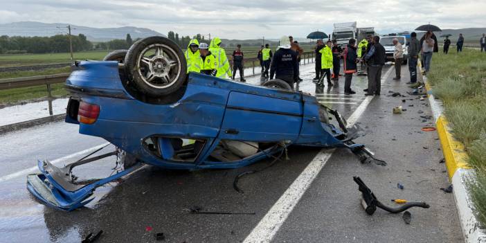 Yağmurlu havada otomobiller çarpıştı: 1 ölü