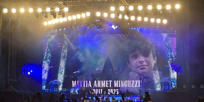 Gun's N' Roses konserinde Ahmet Minguzzi'ye şarkı hediye etti