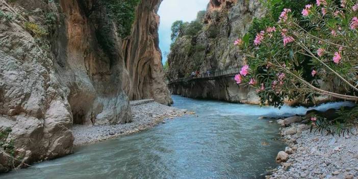Sıcaktan bunalıp akın ettiler: Uzun kuyruklar oluştu