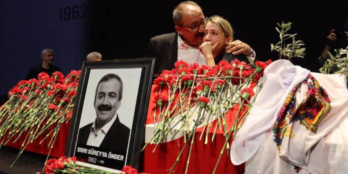 Kızı Ceren, Sırrı Süreyya Önder’in hayatını değiştiren kararı anlattı