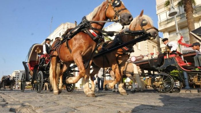 Bir CHP'li belediyede daha fayton devri sona erdi