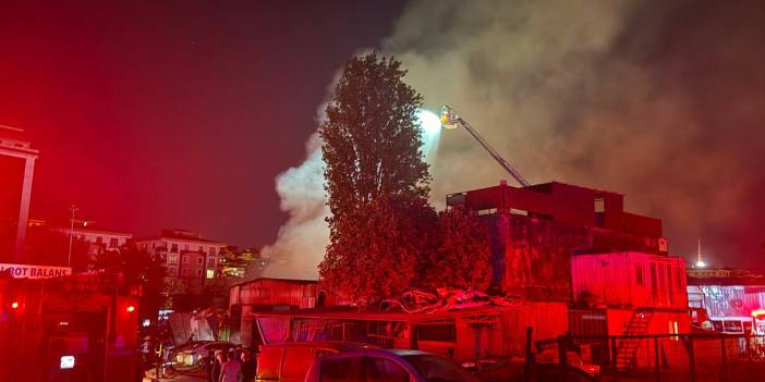 Bahçelievler’de sanayi sitesinde yangın: Birçok araç küle döndü