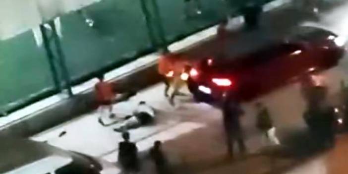 Halı saha kavgasında kan aktı! Otomobille ezmeye çalıştı