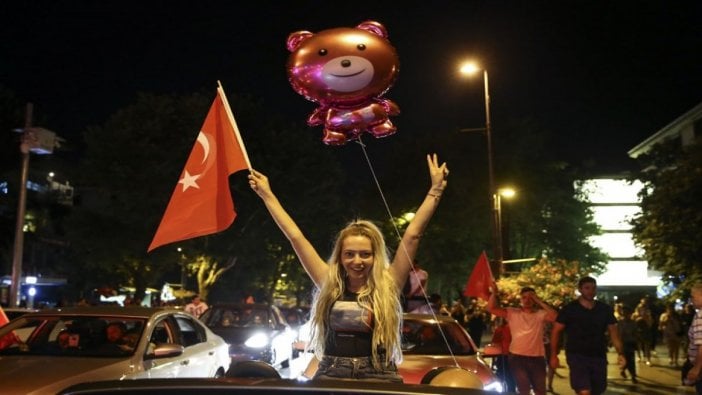 İstanbul, Ankara, İzmit... Ekrem İmamoğlu kazandı tüm Türkiye kutlamaya çıktı