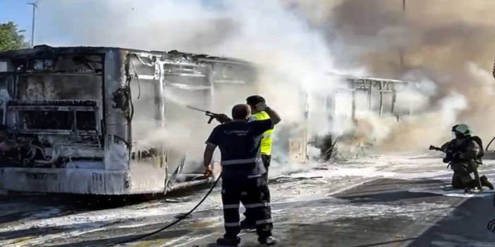 SON DAKİKA! Bahçelievler'de metrobüste yangın!