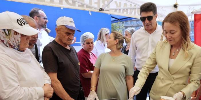 İzmir'de bedava verildi: Vatandaş akın akın geldi