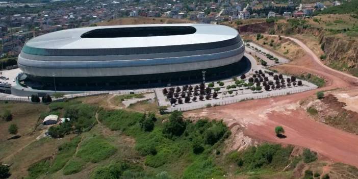 Stadın dibindeki ahır için belediyeden 100 milyon lira istedi