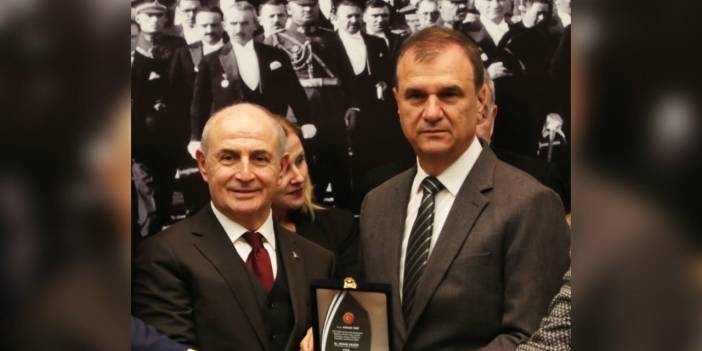 Tutuklanan Hasan Akgün, yerine seçilen başkanvekilinin tutuklanmasının ardından seçilen başkanvekilini tebrik etti