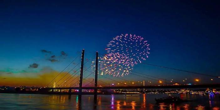 Almanya'da havai fişek kazası: 19 yaralı