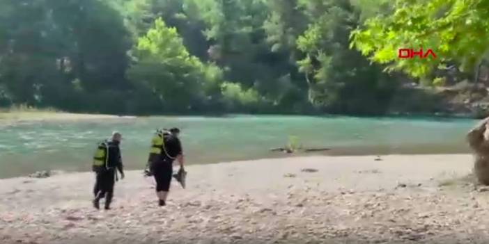 Irmağa düşen topu almak için suya atladı: Kayboldu