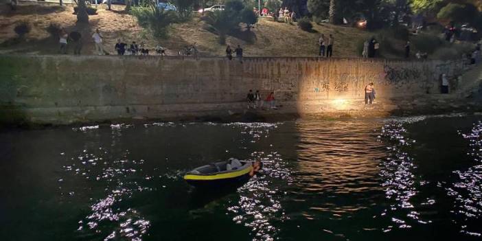 Yardıma koşanlar da akıntıya kapıldı! İmdatlarına sahil güvenlik yetişti
