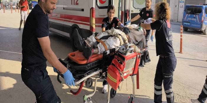 Fabrikanın çatısından düşen işçi hayatını kaybetti