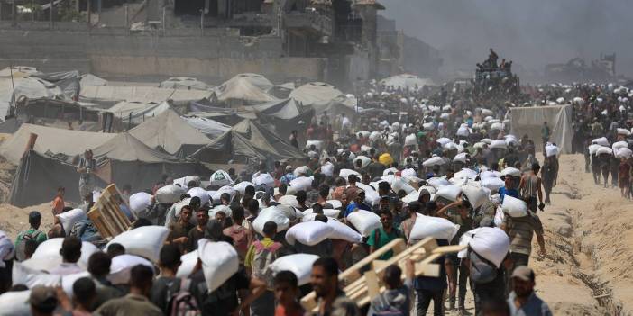 İsrail baskılar üzerine geri adım atmıştı: Yardım tırları Gazze’ye girdi