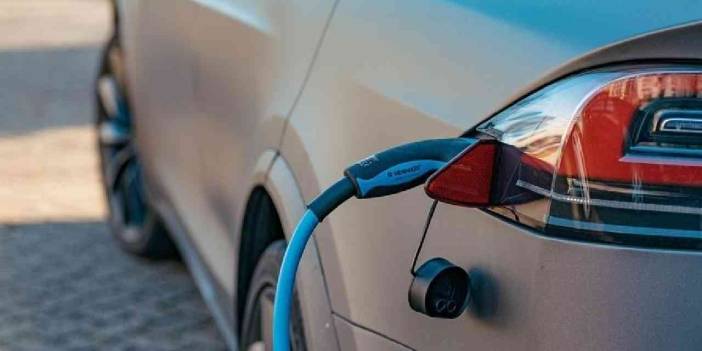 Türkiye'de elektrikli otomobil satışları patladı: İlk kez 100 bini aştı