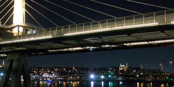 Köprüden denize düştü: Haliç'in karanlığında kayboldu