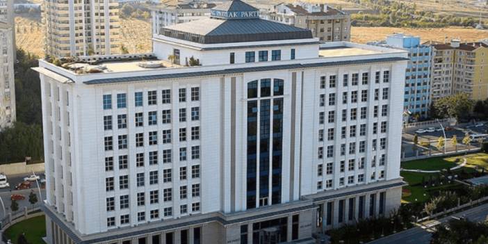 AKP’de kapak patladı: İç kavga su yüzüne çıktı, troller bile suskun kaldı