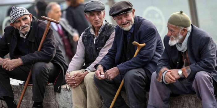 Bugün resmen başladı: Bu kart emekliye indirim sağlıyor