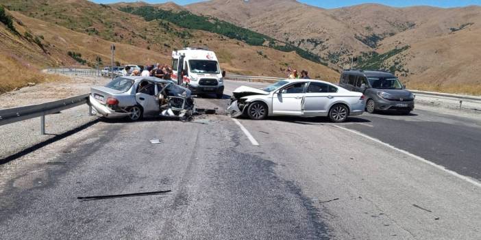 Erzincan'da feci kaza! 3 kişi öldü, 6 yaralı