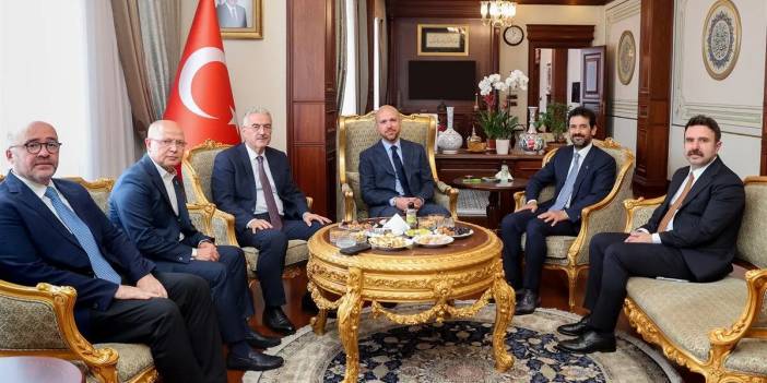 Bursa'da ormanlar yanarken Vali koltuğuna Bilal Erdoğan oturmuş!