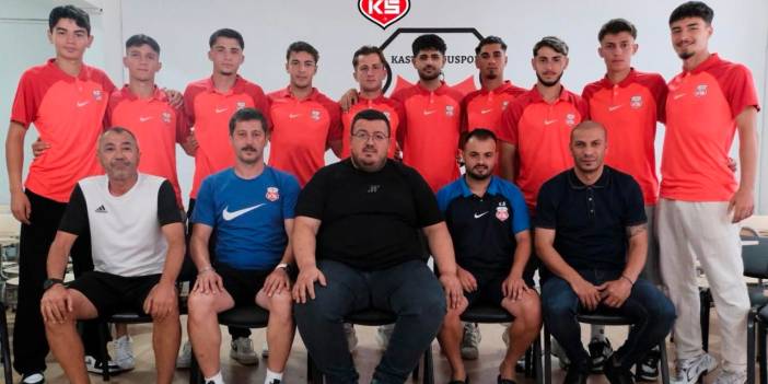 TFF 2. Lig ekibi 11 futbolcuyu aynı anda takıma aldı