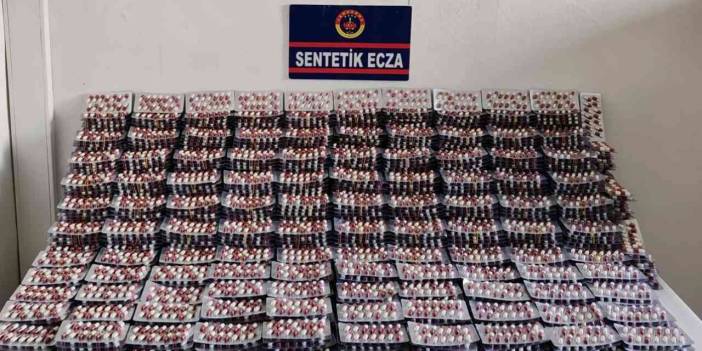 Evlerinde uyuşturucu ele geçirilen 2 şüpheli tutuklandı