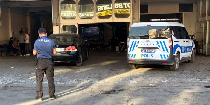 Tabancayla oynayan kalfa çırağını vurdu