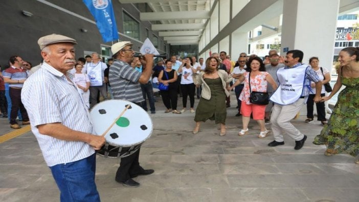 İmzasız mektupla görevinden atılmıştı! İhraç edildiği belediyeye bakın nasıl döndü?