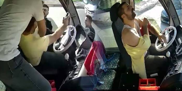 Otobüsün önünü kesip şoförü bıçakla yaraladılar! Dehşet görüntüleri kamerada