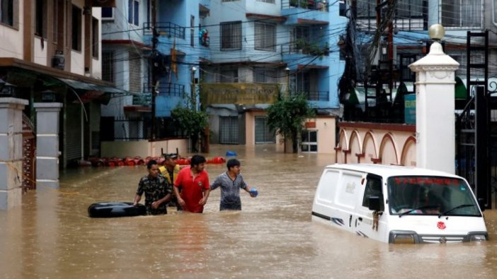 Nepal'de sel faciası: 47 ölü, 29 kayıp