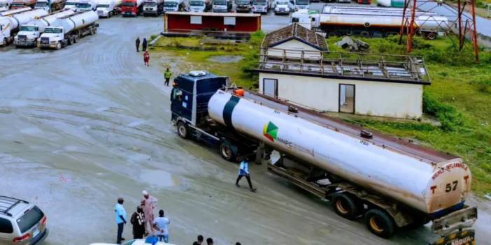 Nijerya’da potansiyel akaryakıt krizi: Tanker şoförleri grev kararı aldı