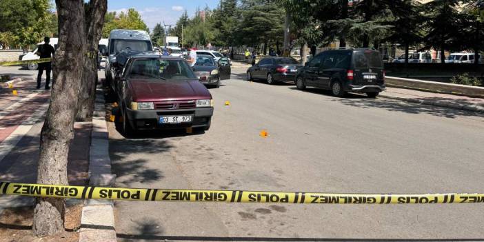 Afyonkarahisar'da bir erkek boşanma aşamasında olduğu kadın ve ailesine saldırdı