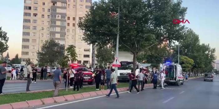 Kayseri'de feci kaza: Sürücü araçta sıkıştı