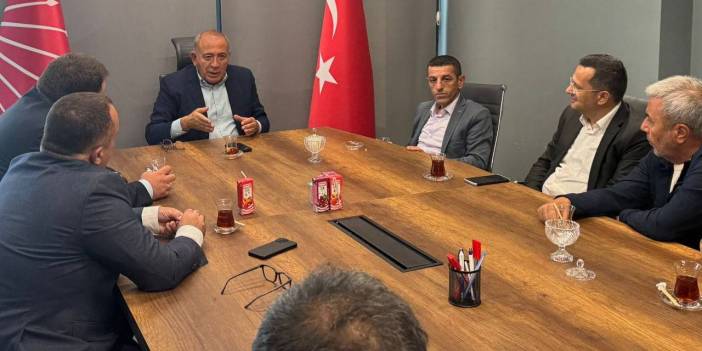 CHP kayyum Gürsel Tekin'in yanındaki Özgür Çelik'i ihraç kararı aldı