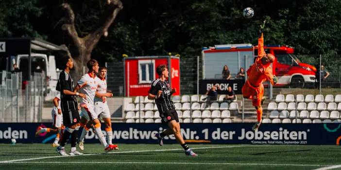 Eintracht Frankfurt Galatasaray'ı yıktı: 4-0