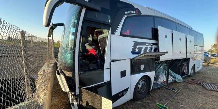 Mersin'de seyir halindeki yolcu otobüsü kaza yaptı