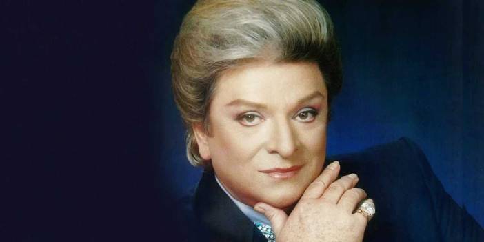 Zeki Müren ölüm yıl dönümünde mezarı başında anıldı