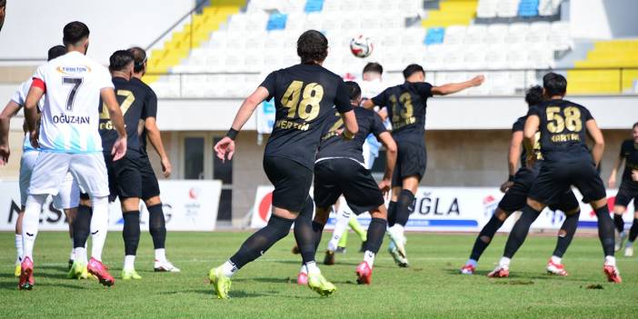 5 gollü maçın galibi Kastamonuspor