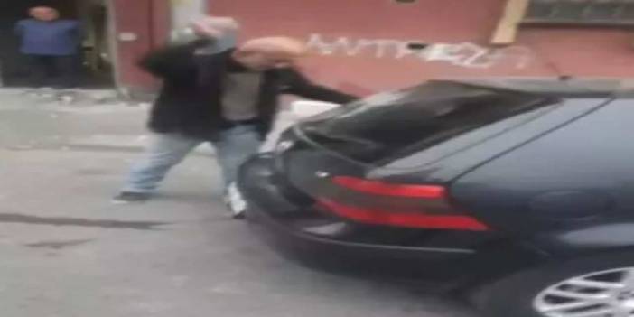 Esnafa küfür edip araçlara taşla saldırdı!