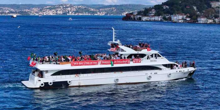 Liverpool taraftarı Galatasaray Adası'nı selamladı